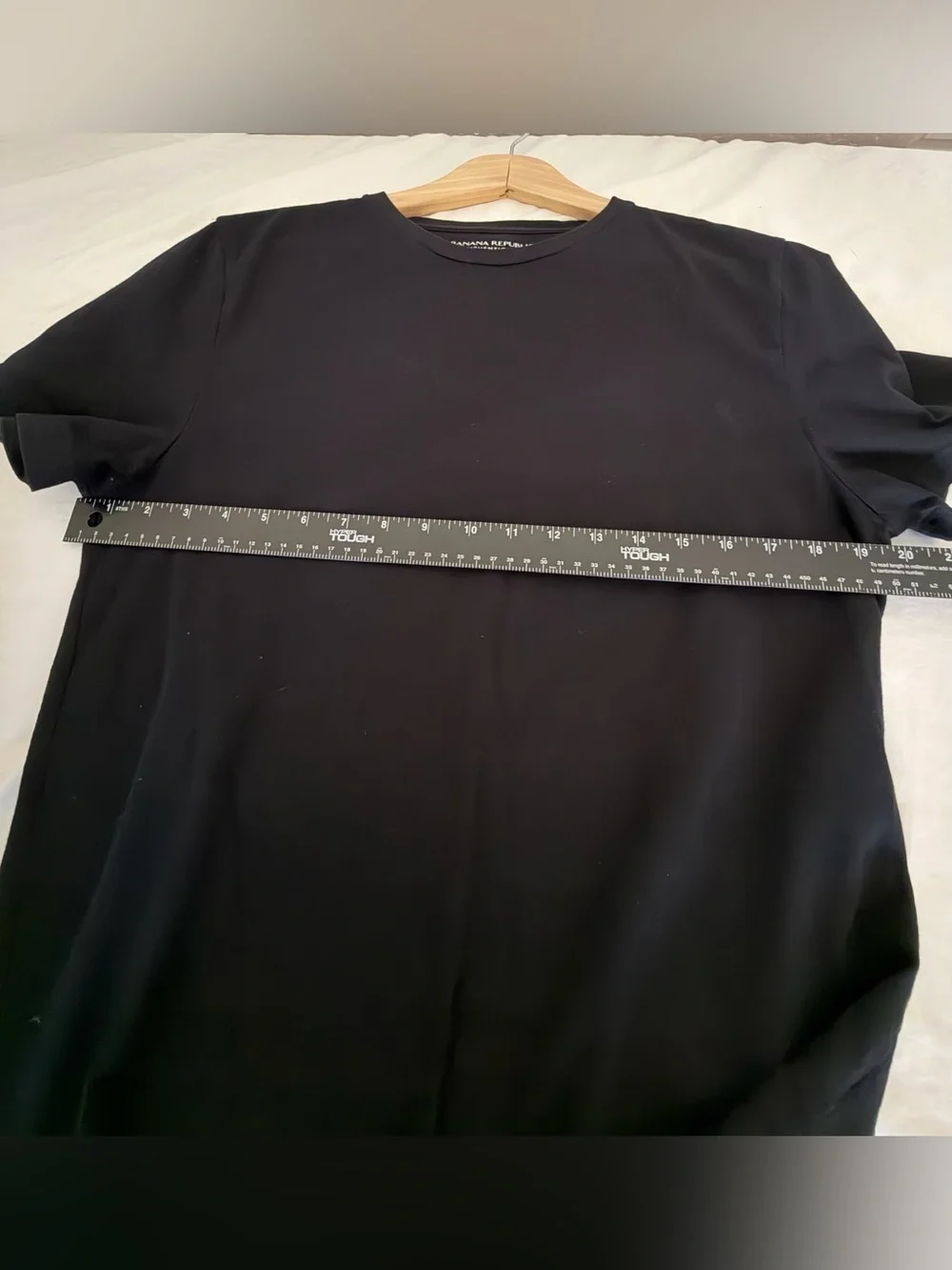 Banana Republic Men's Black Short Sleeve Crewneck Tee